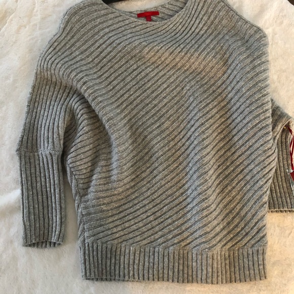 Sweater - Picture 5 of 5